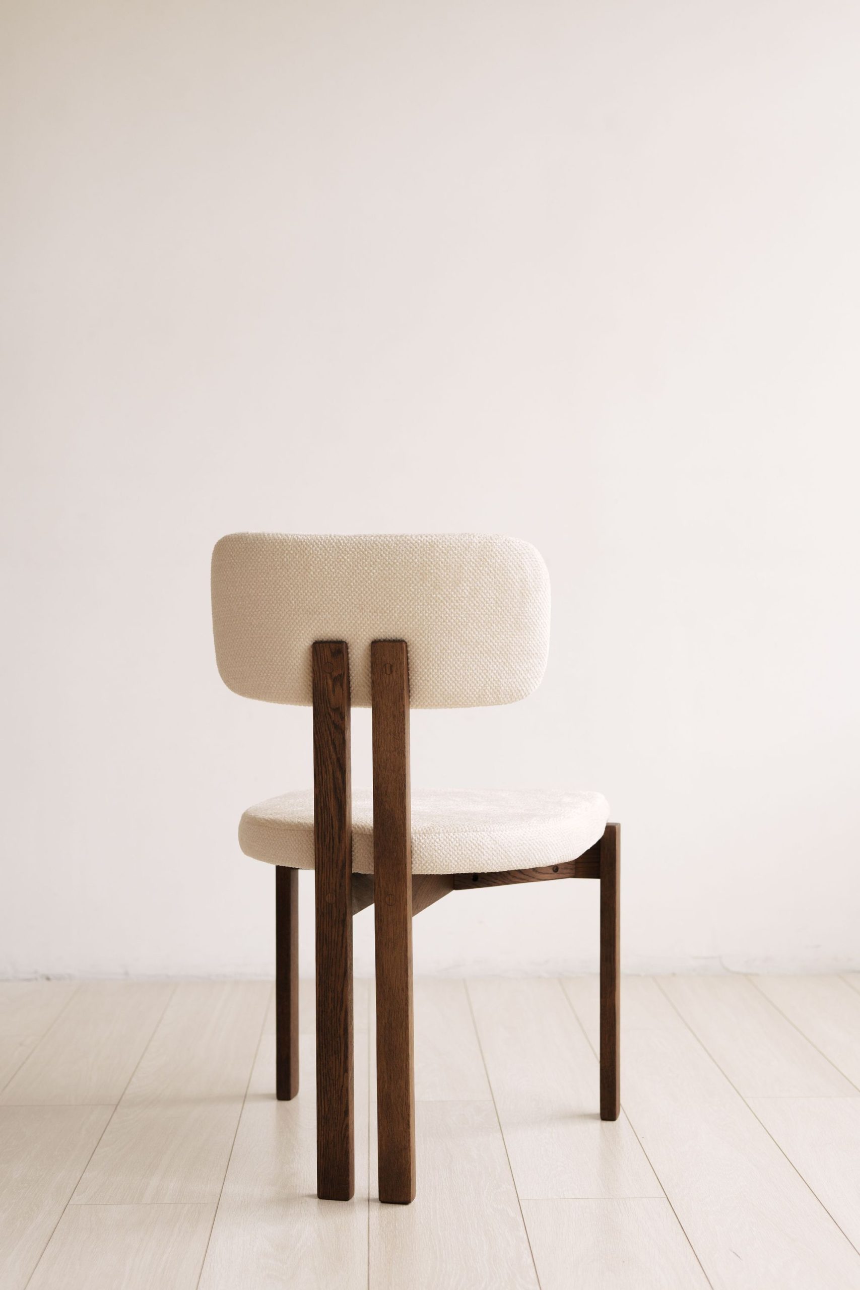 Стул с мягким сиденьем — изображение 2