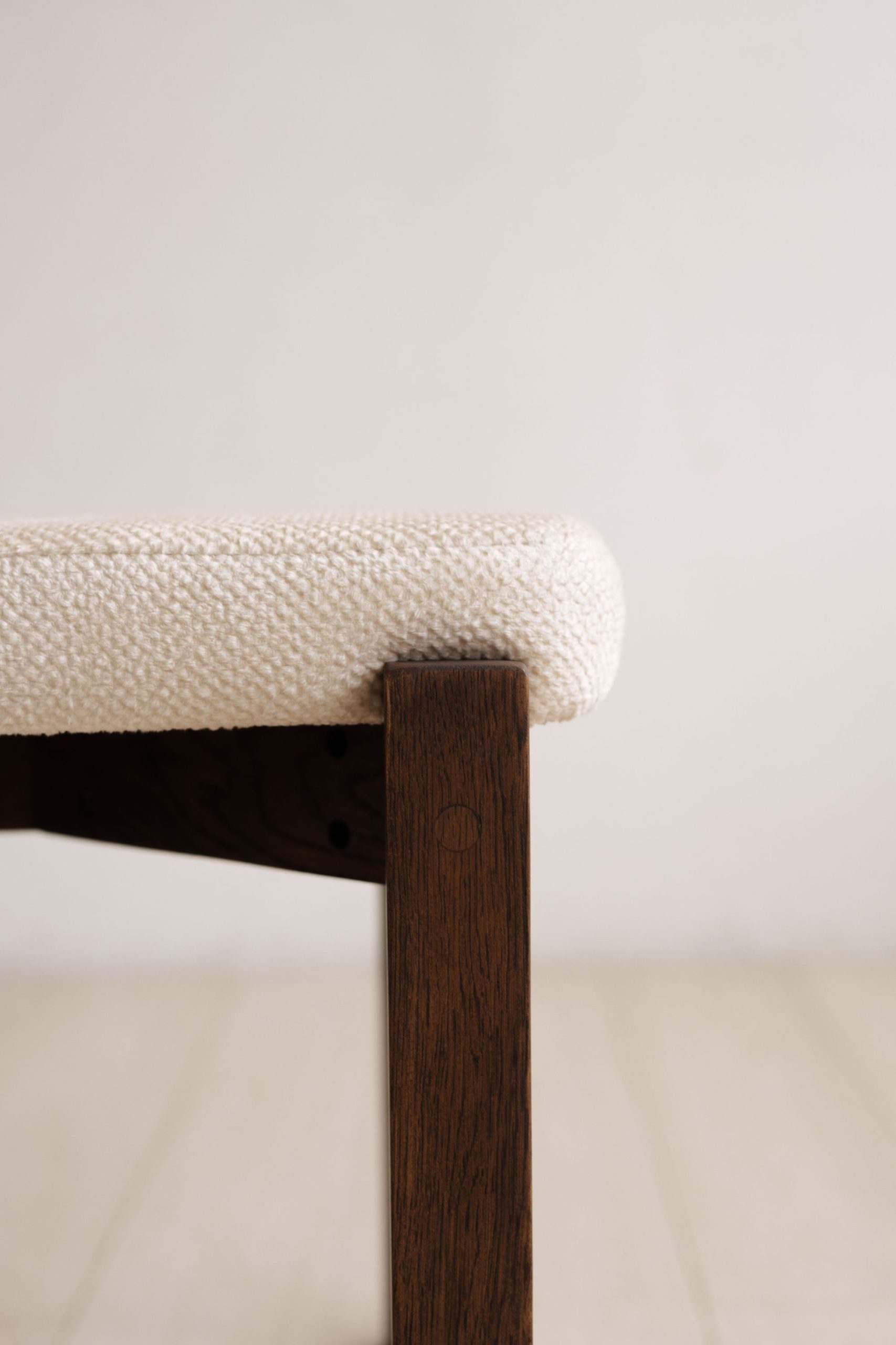 Стул с мягким сиденьем — изображение 5