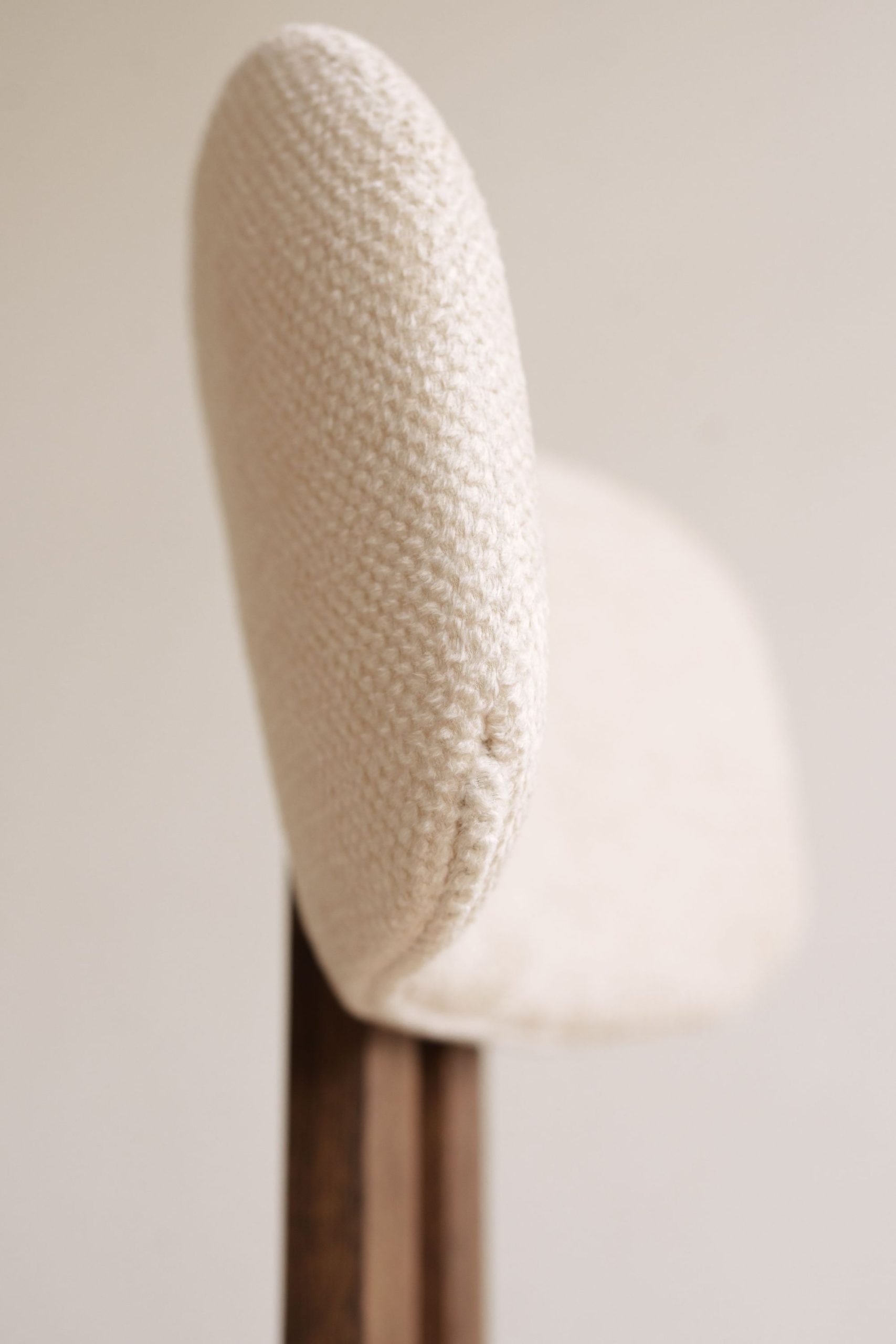 Стул с мягким сиденьем — изображение 4